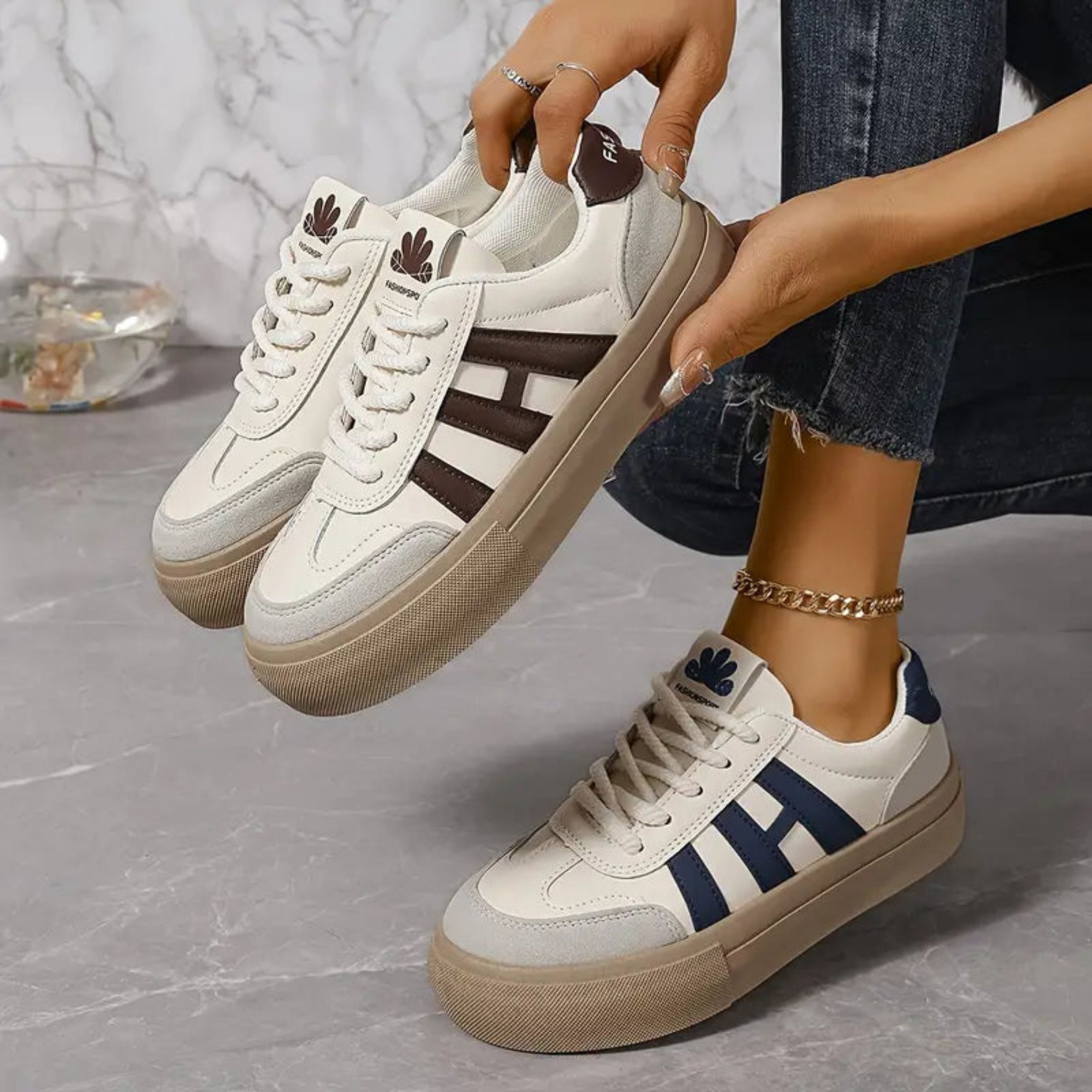 Dames Sneakers | 3 strepen | Vetersluiting | Witte sneakers | Damesschoenen-Boetiek Moda