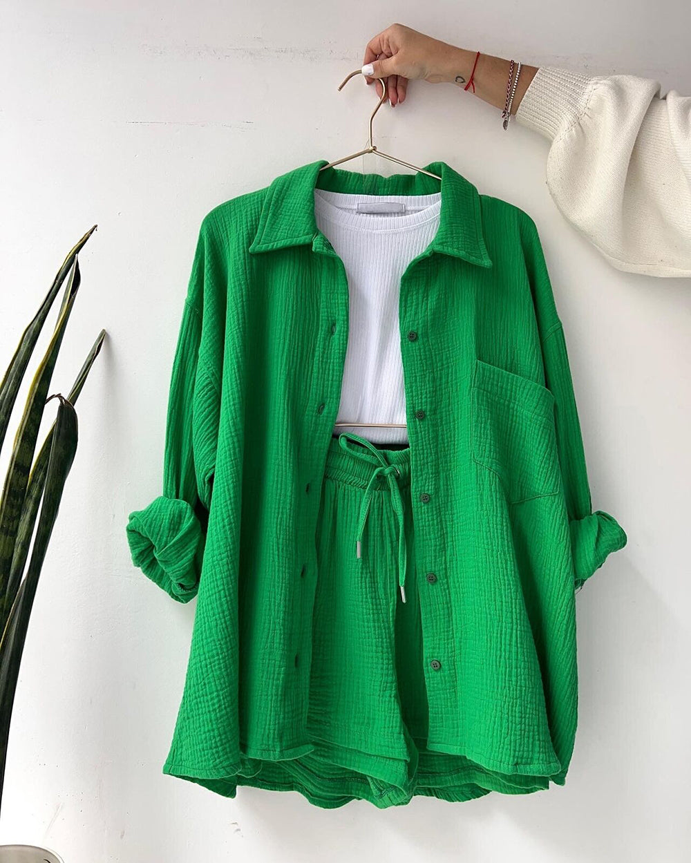 Elena Matching Set | Casual tweedelige shorts & revers shirt set is een toptrend deze zomer-Boetiek Moda