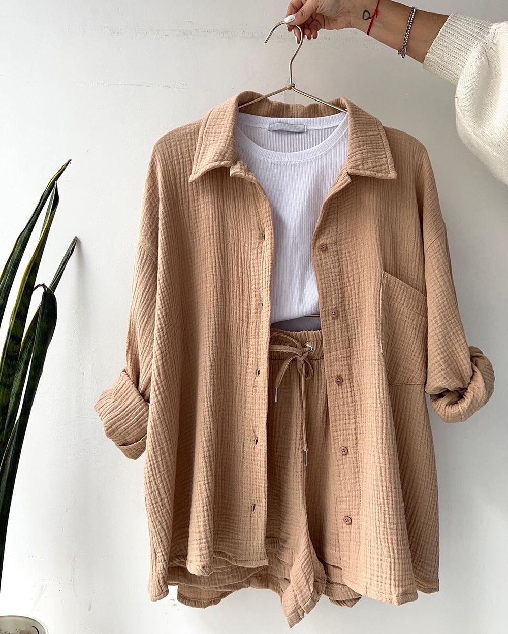 Elena Matching Set | Casual tweedelige shorts & revers shirt set is een toptrend deze zomer-Boetiek Moda