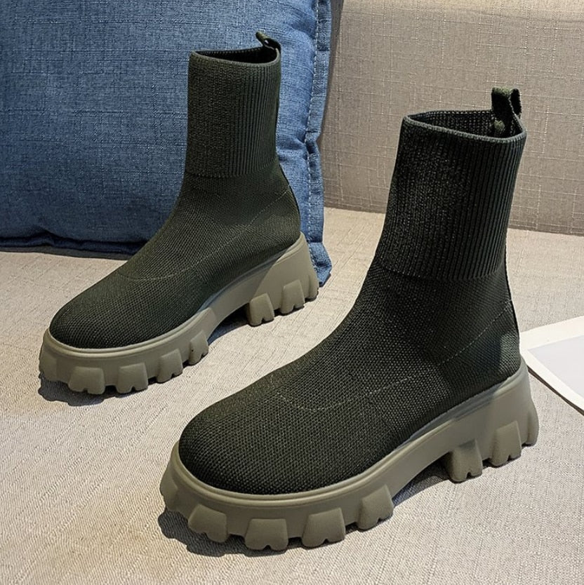 Enkellaarsjes - Chunky - Platform - Soklaarzen - Dameslaarzen-Boetiek Moda