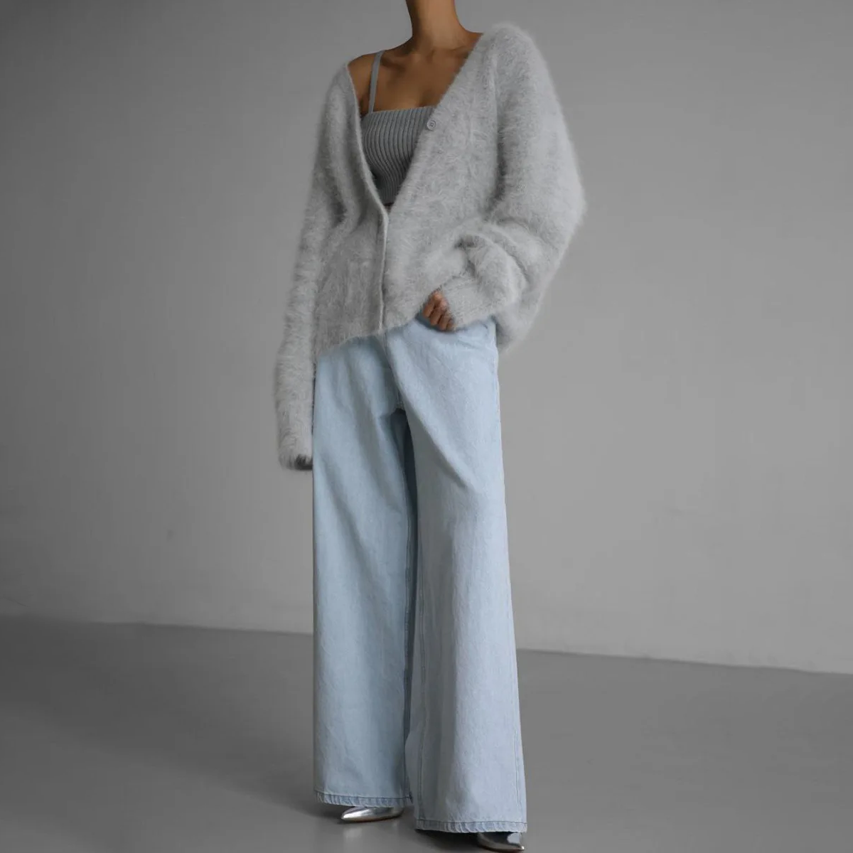 Fluffy vest - gebreid damesvest met oversized knoopsluiting-Boetiek Moda