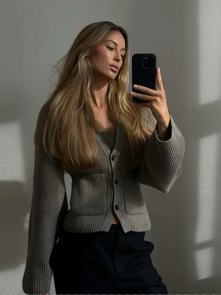 Gebreid Vest - Oversized vest met V-hals en knopen voor dames-Boetiek Moda