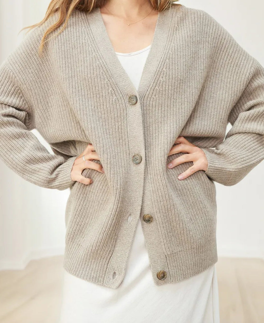 Gebreid vest met Knoopsluiting | V-hals | Oversized Vest | Gebreide Dameskleding-Boetiek Moda