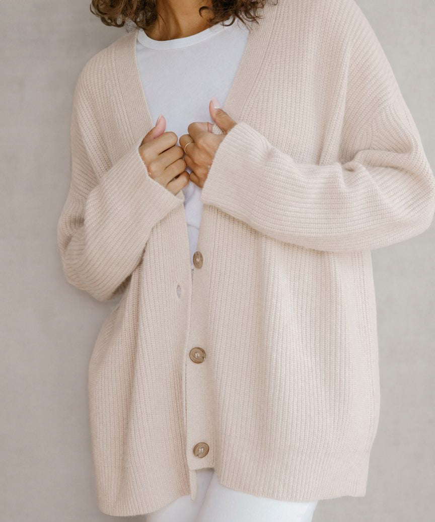 Gebreid vest met Knoopsluiting | V-hals | Oversized Vest | Gebreide Dameskleding-Boetiek Moda