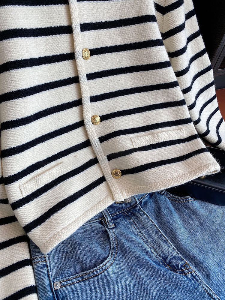 Gestreepte Vest | Losse pasvorm | Ronde hals | Vest met knopen | Damesbreigoed-Boetiek Moda