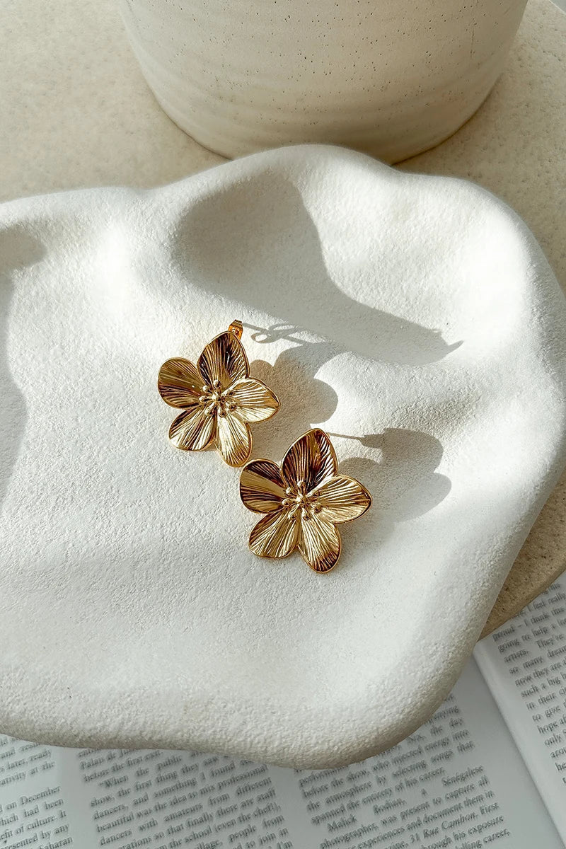 Gouden bloemenoorbellen - Goudkleurig - Oorknopjes - Bloemenoorbellen - Oorbellen voor dames-Boetiek Moda