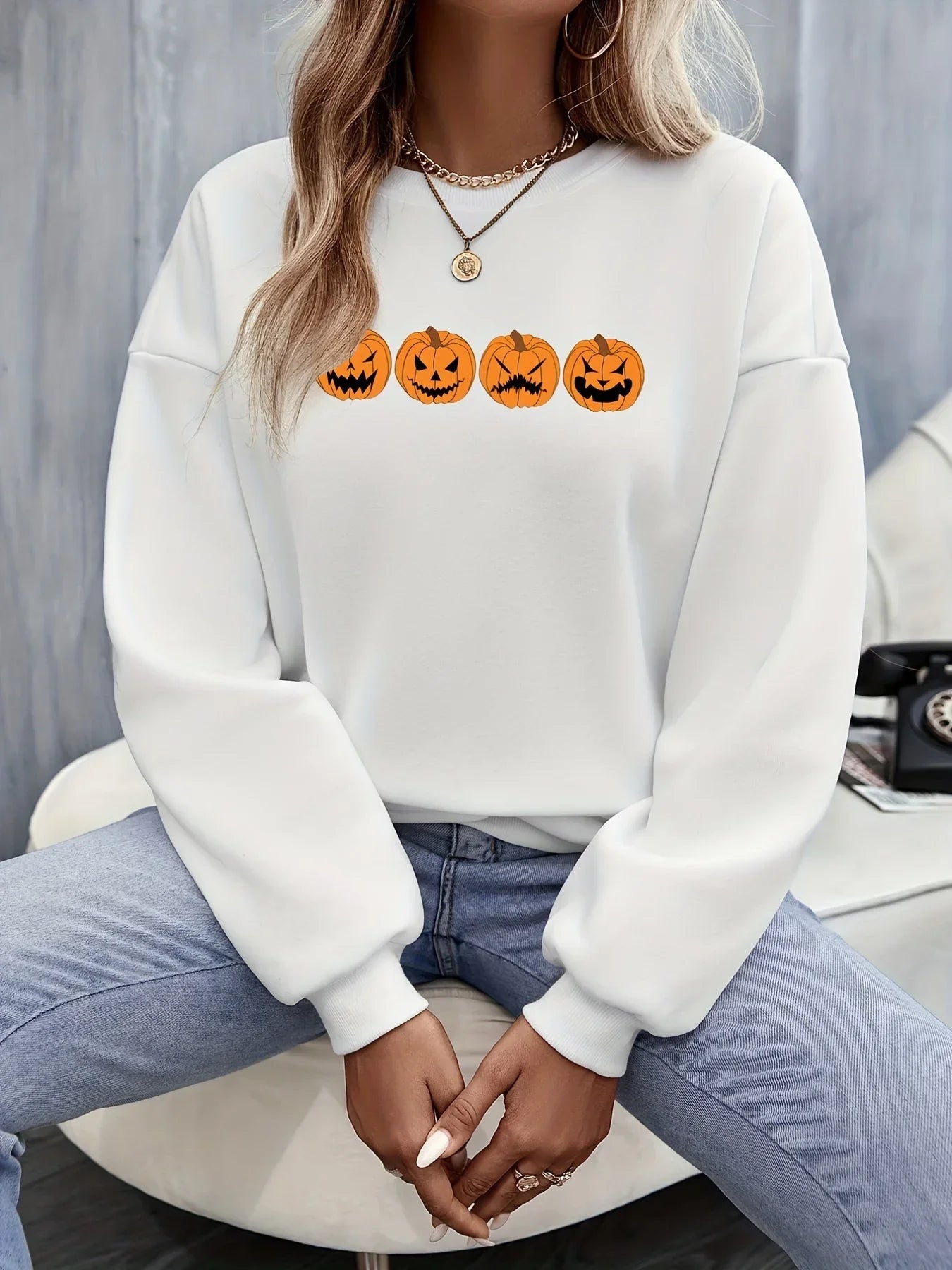 Halloween-trui - Zwart-witte pompoentrui voor dames-Boetiek Moda