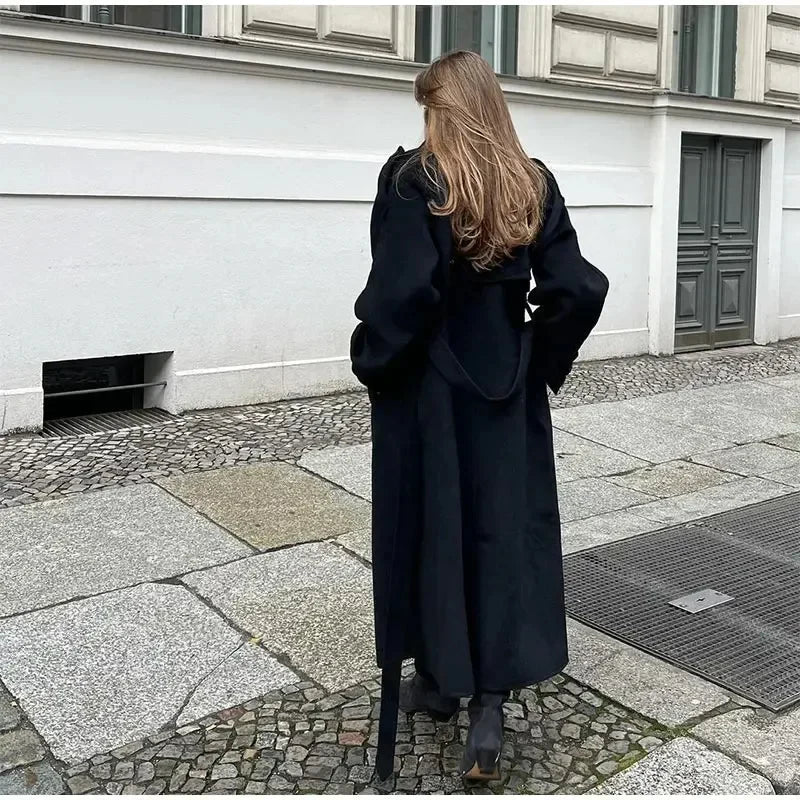 Lange trenchcoat | Zwart | Dubbelrijig | Oversized trenchcoat | Dames trenchcoat-Boetiek Moda