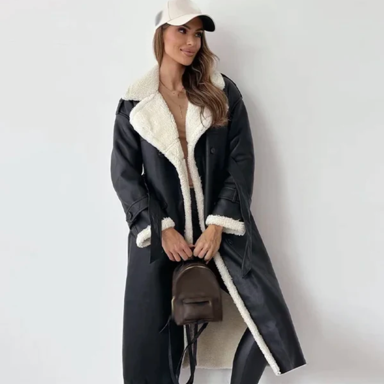 Lange winterjas - Dames wintertrenchcoat met dubbele knoopsluiting en riem-Boetiek Moda