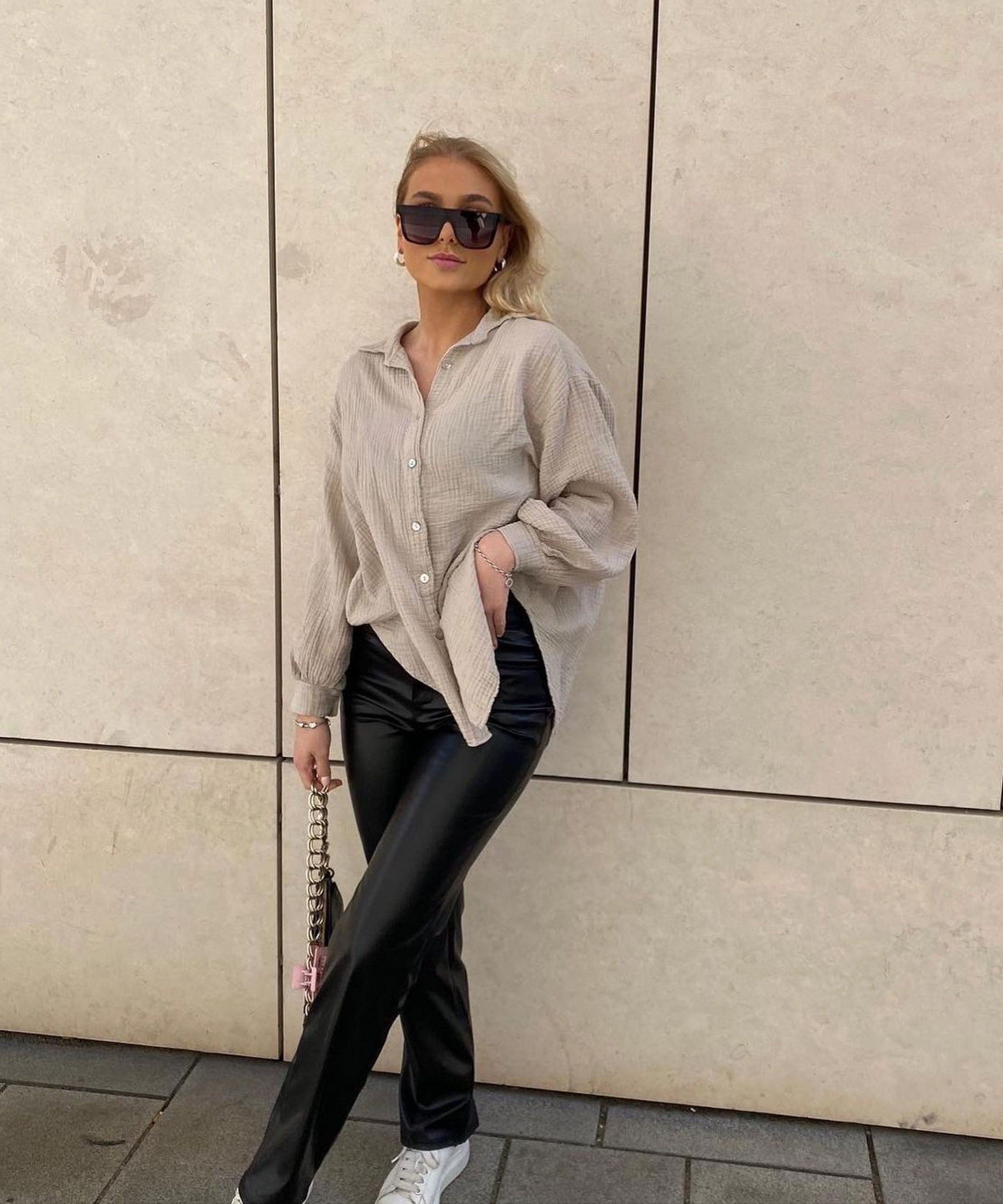 Linnen blouse - Dameshemd met lange mouwen en oversized knoopsluiting-Boetiek Moda