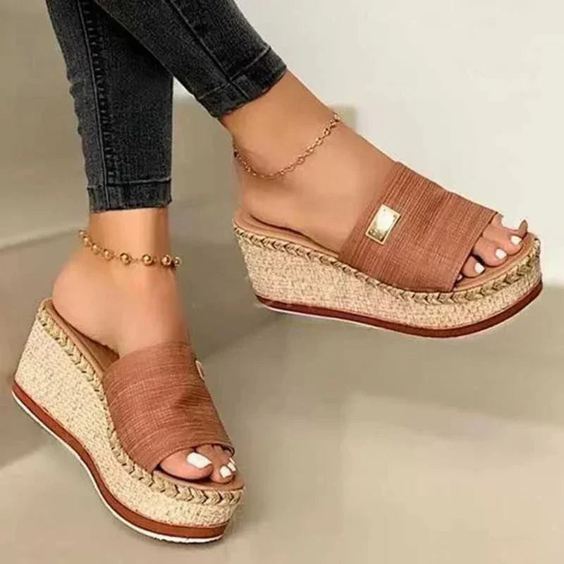 Platform Sandalen | Stro | Instappers | Platform slippers | Damessandalen-Boetiek Moda
