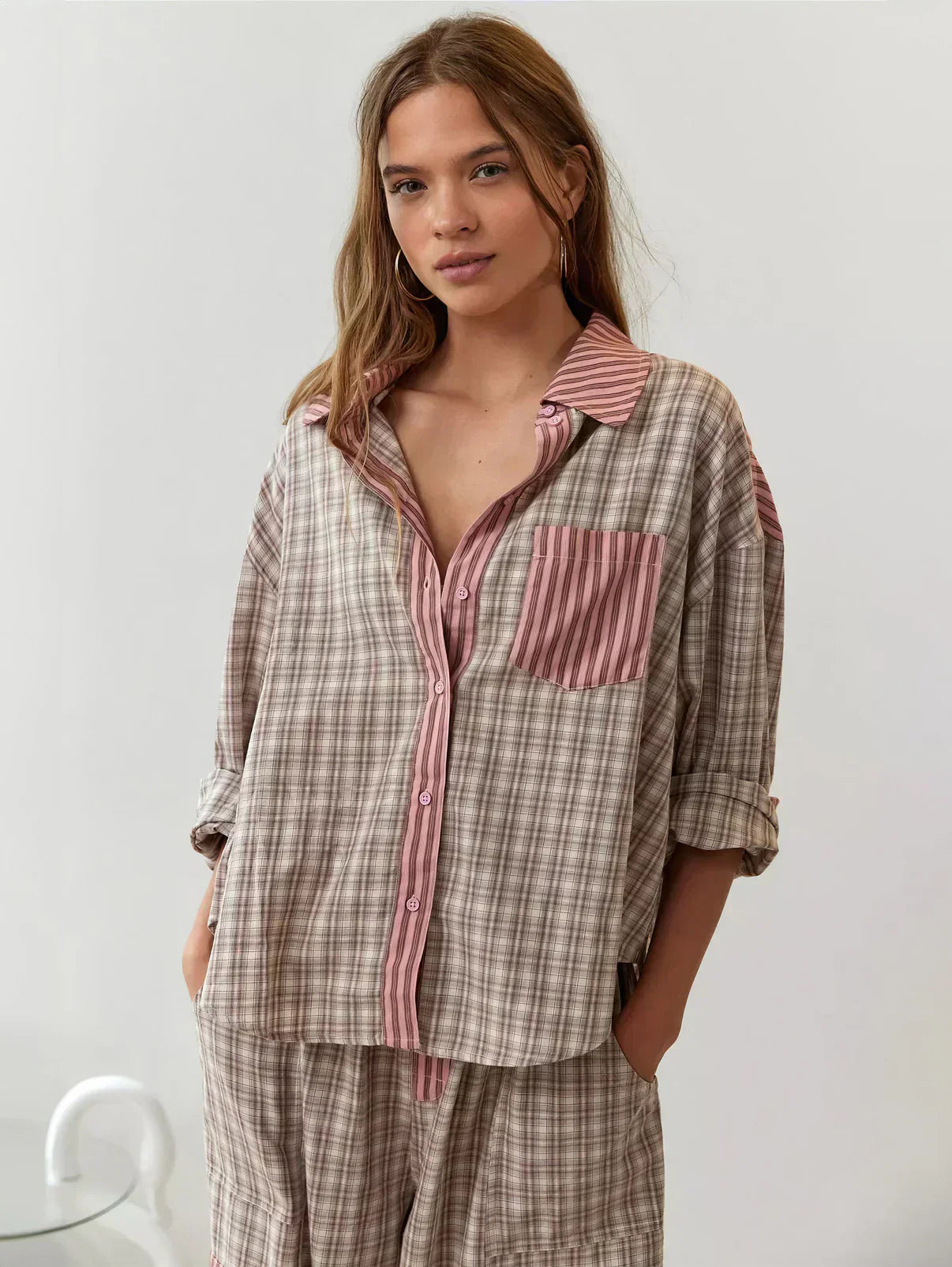 Pyjamaset - Ruime pyjama met lange mouwen en ruitjesmotief voor dames-Boetiek Moda