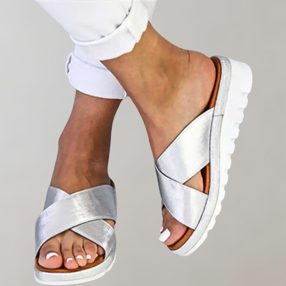 Slip-On Sandalen - Vrouwen Rubberen Zool Lage Sleehakken voor de Zomer-Boetiek Moda