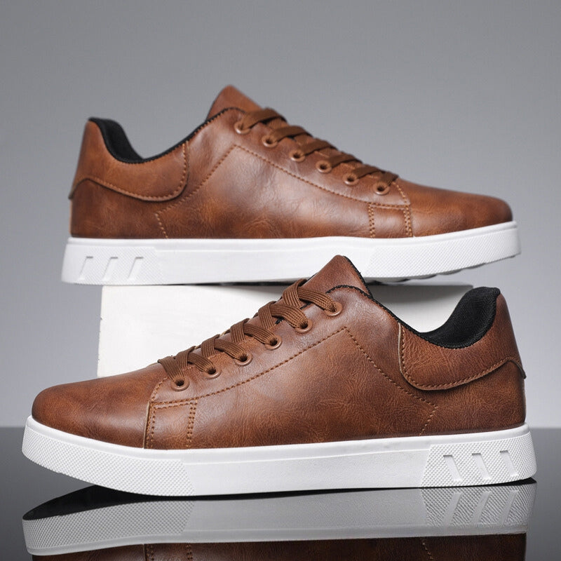 Sneakers met veters - Lage sneakers van imitatieleer voor heren-Boetiek Moda