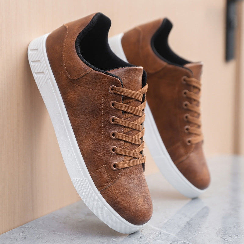 Sneakers met veters - Lage sneakers van imitatieleer voor heren-Boetiek Moda