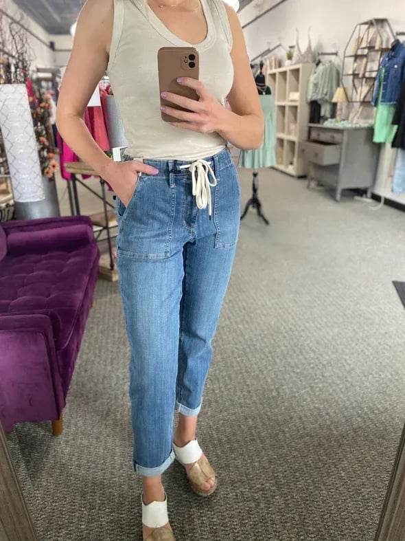 Stretchjeans - Damesbroek met elastische tailleband en trekkoord-Boetiek Moda
