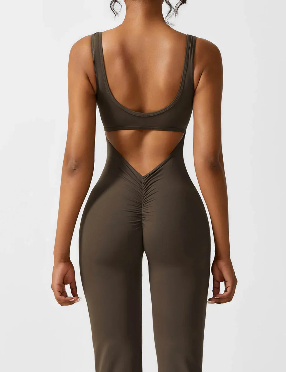 Trainings jumpsuit - Mouwloos uitlopende jumpsuit met Scrunch bips voor dames-Boetiek Moda