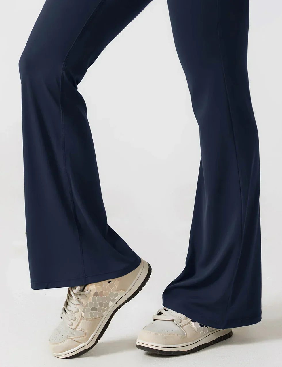 Trainings jumpsuit - Mouwloos uitlopende jumpsuit met Scrunch bips voor dames-Boetiek Moda