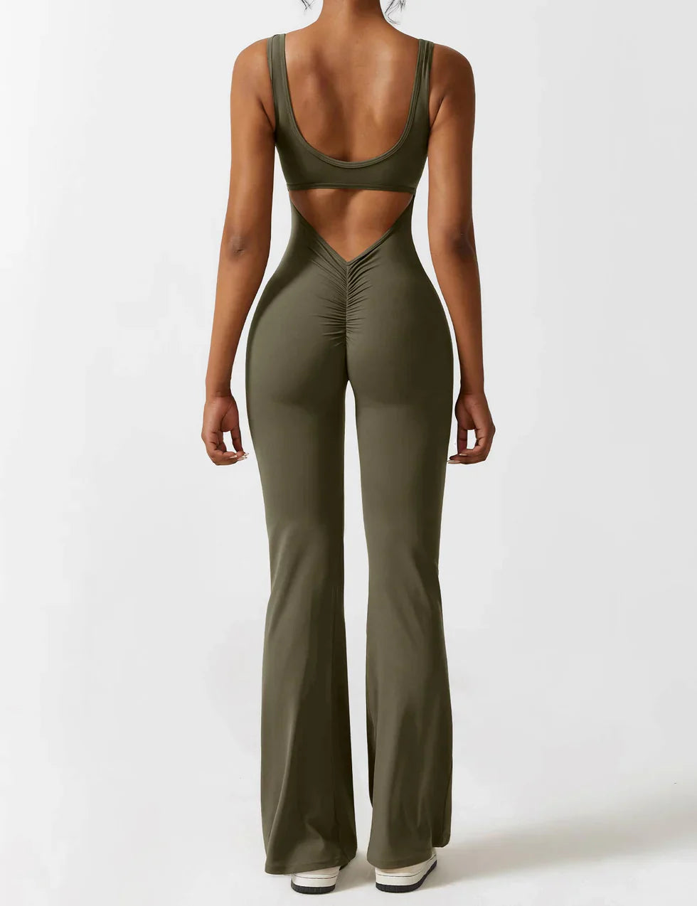 Trainings jumpsuit - Mouwloos uitlopende jumpsuit met Scrunch bips voor dames-Boetiek Moda