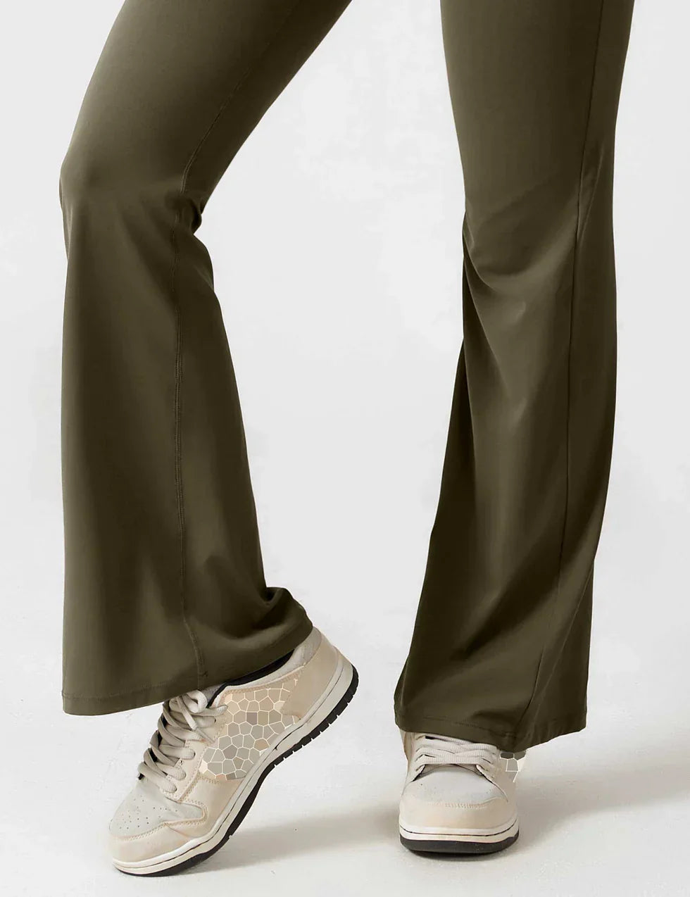 Trainings jumpsuit - Mouwloos uitlopende jumpsuit met Scrunch bips voor dames-Boetiek Moda