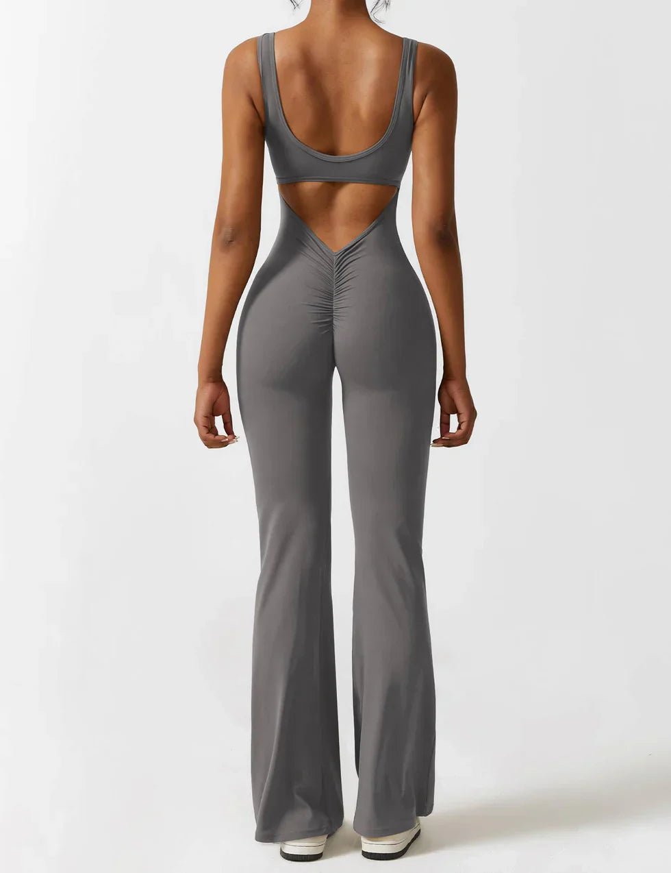 Trainings jumpsuit - Mouwloos uitlopende jumpsuit met Scrunch bips voor dames-Boetiek Moda