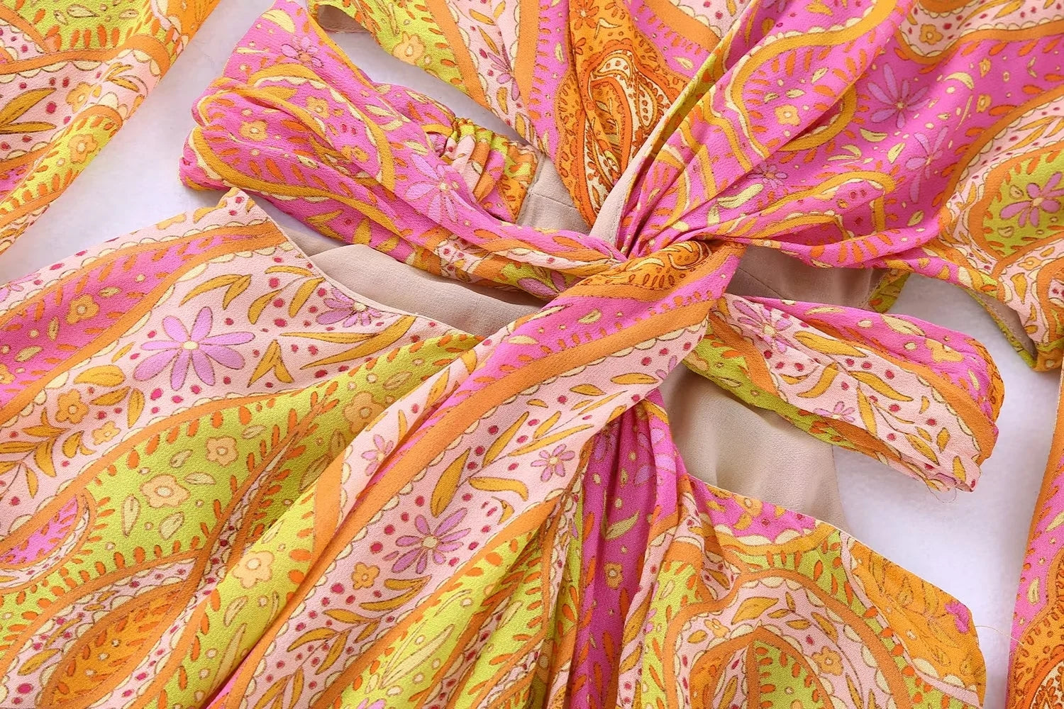 Zomerjurk | Lantaarnmouw | Cut-Out | Flowy Jurk | Mini Jurk-Boetiek Moda