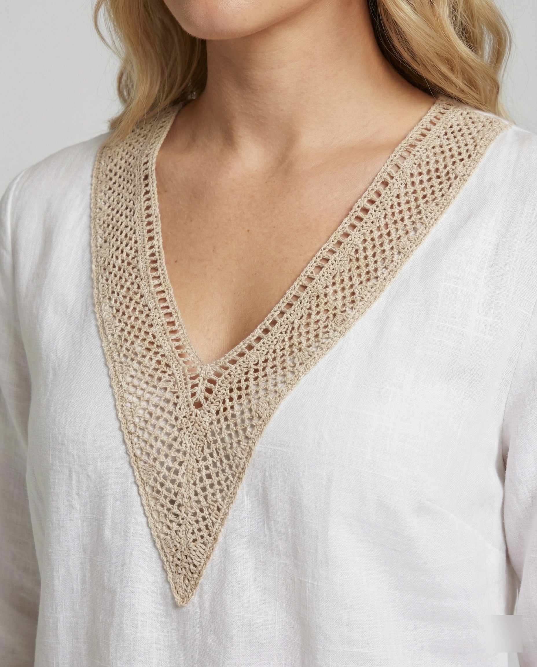 Zomerjurk – halflange mouwen, V-hals, knielengte-Boetiek Moda