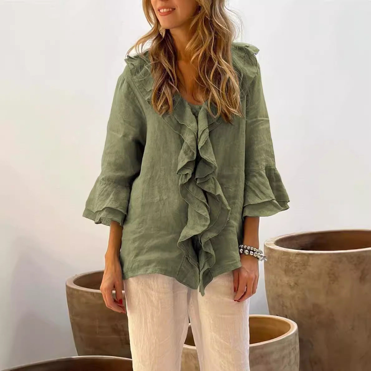 Blouse met ruches - Damesblouse met losse V-hals en lange mouwen-Boetiek Moda