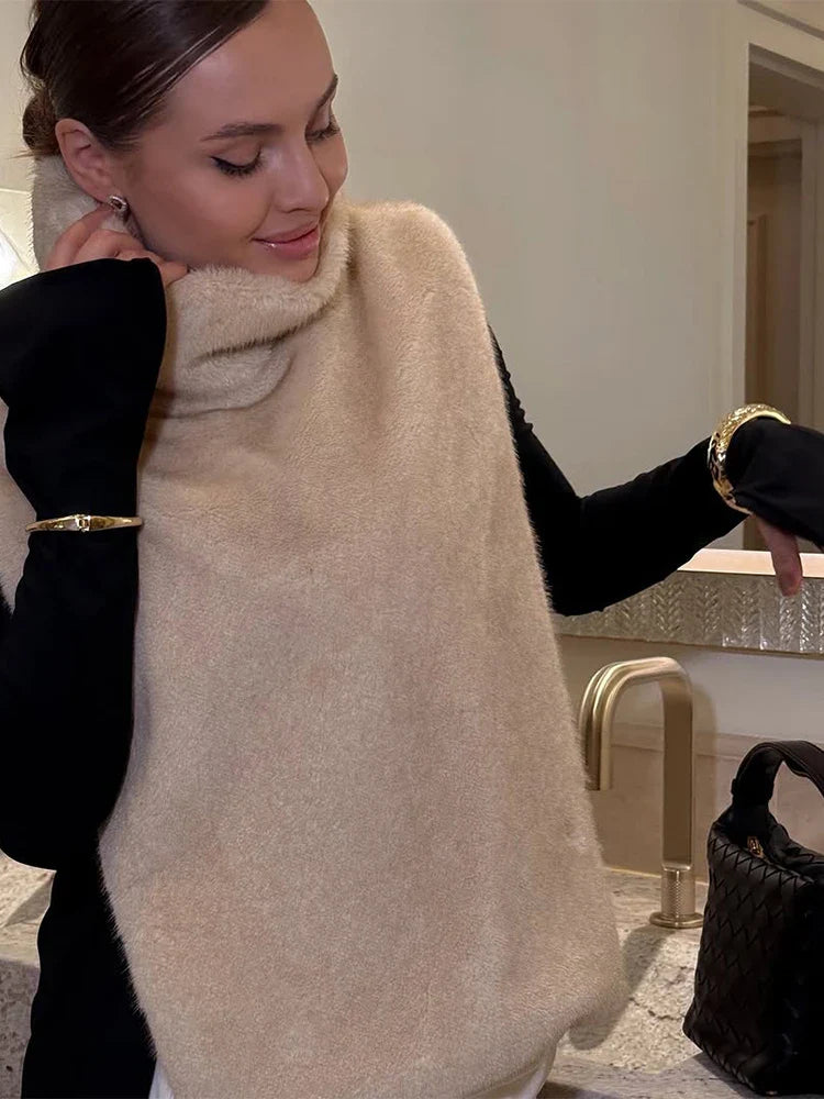 Bontvest - Damesvest met hoge kraag van pluizig imitatiebont-Boetiek Moda