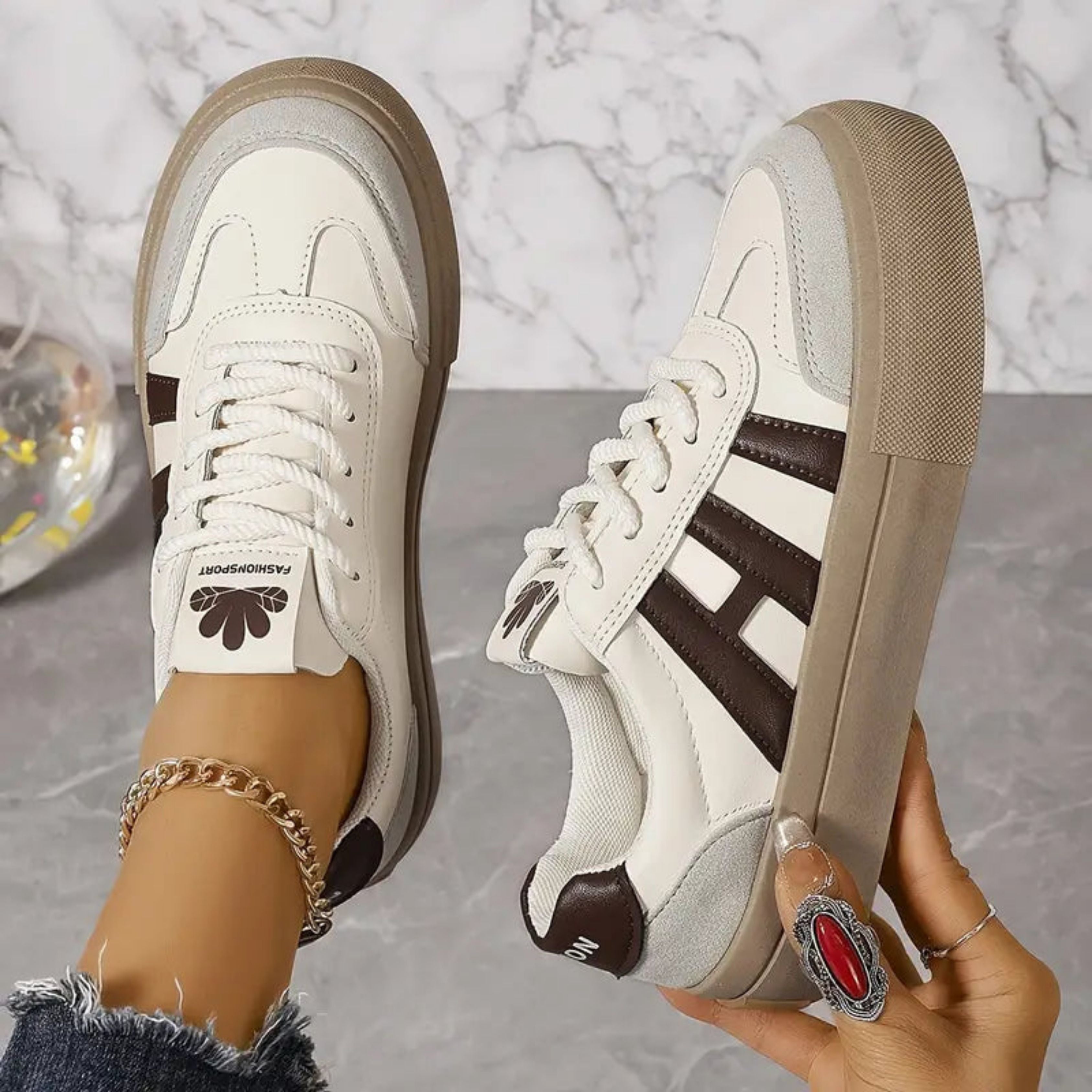 Dames Sneakers | 3 strepen | Vetersluiting | Witte sneakers | Damesschoenen-Boetiek Moda