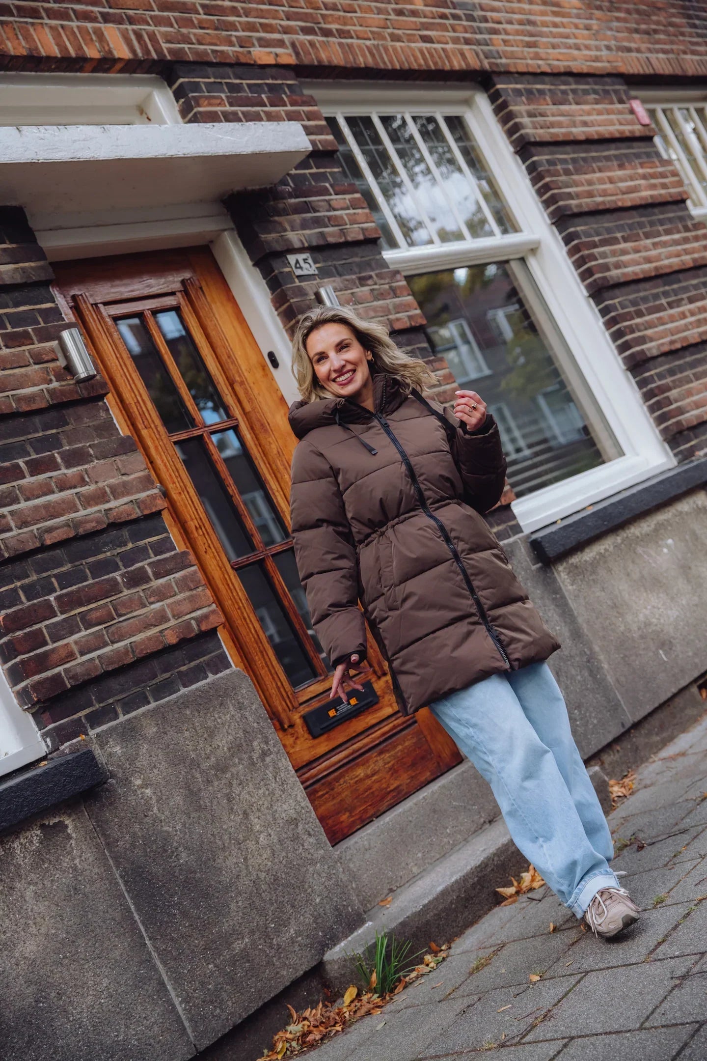 Damesjas met voering - Met capuchon - Halflang - Pufferjas - Winterjas voor dames-Boetiek Moda