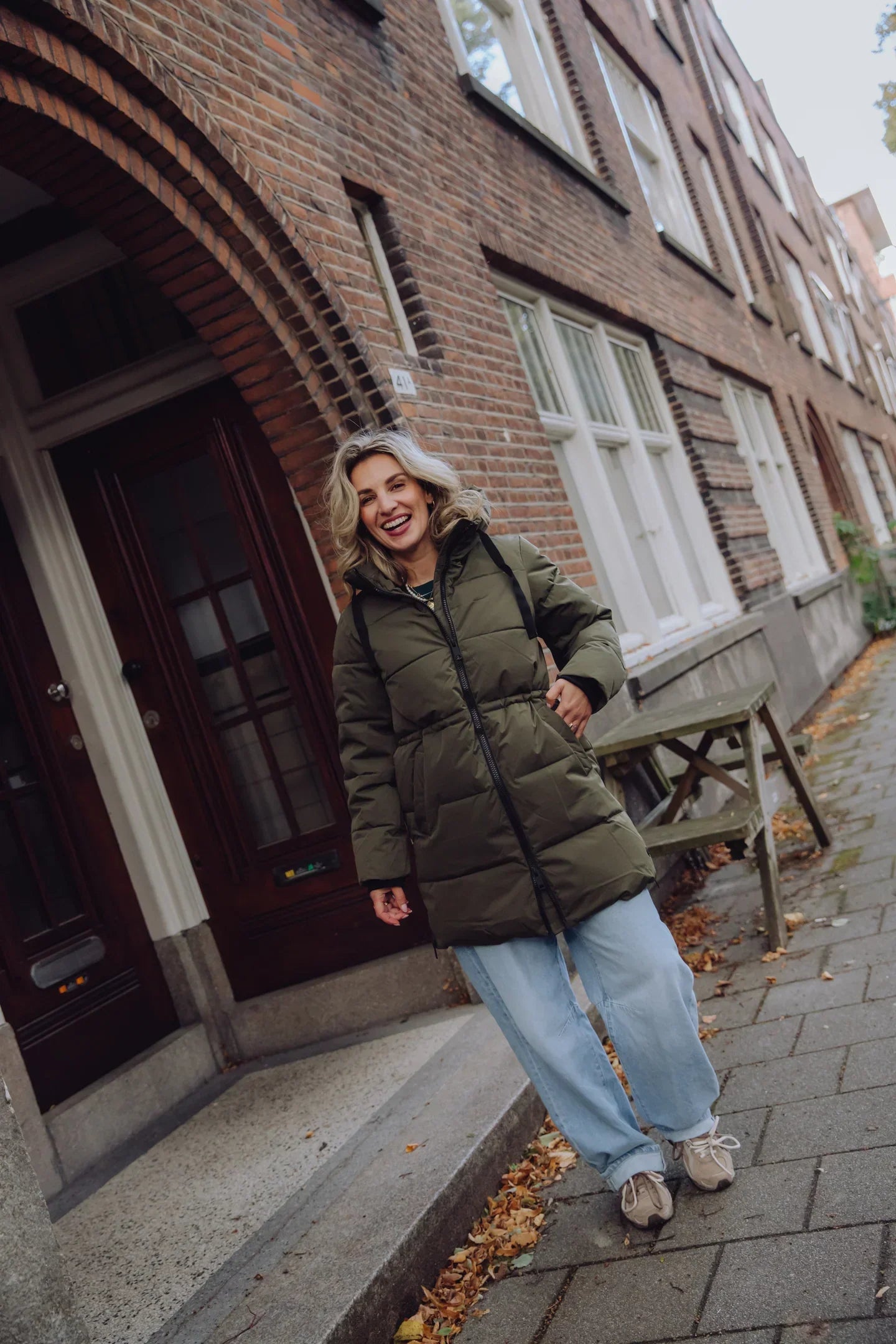 Damesjas met voering - Met capuchon - Halflang - Pufferjas - Winterjas voor dames-Boetiek Moda