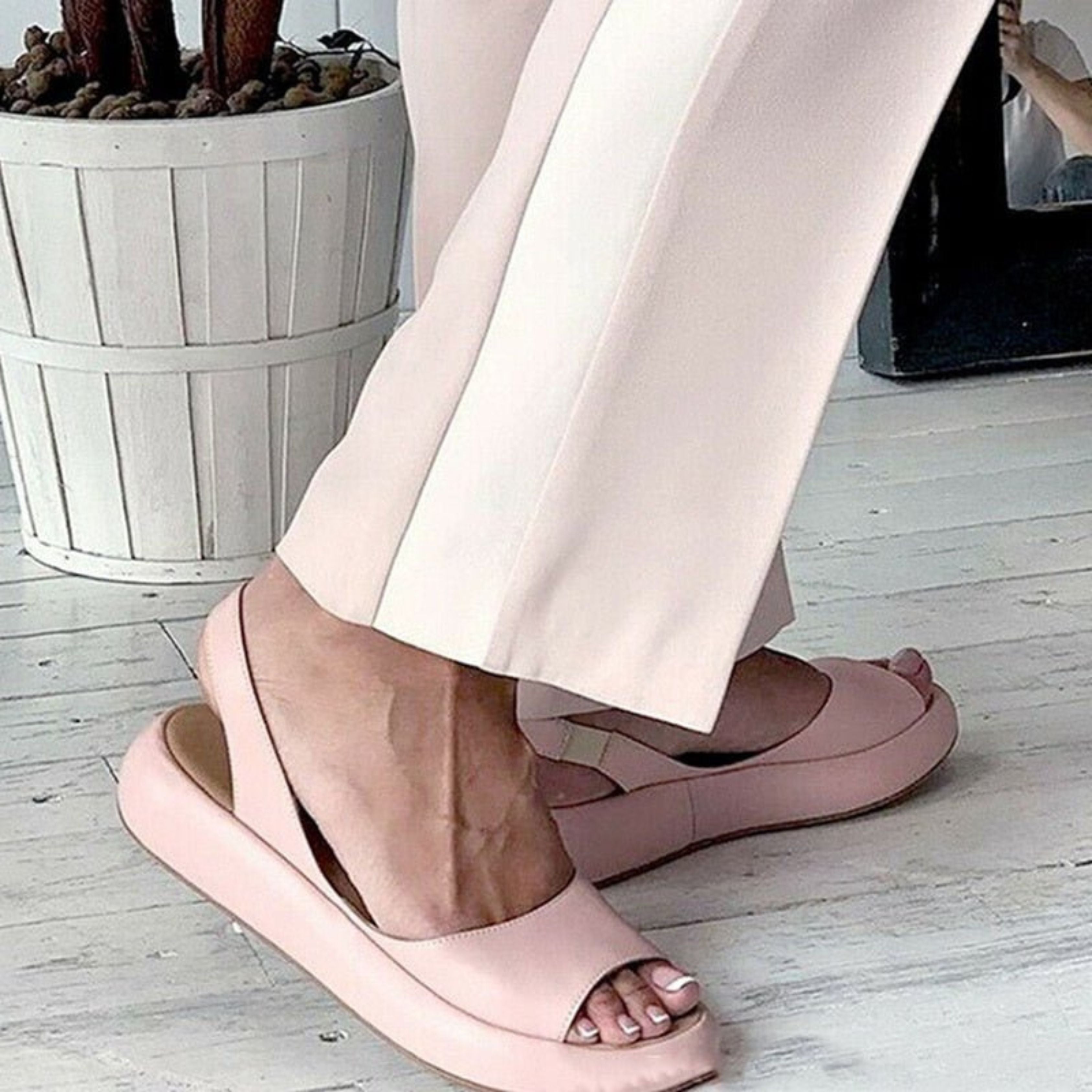 Damessandalen - Lichtgewicht slippers met open teen voor dames-Boetiek Moda