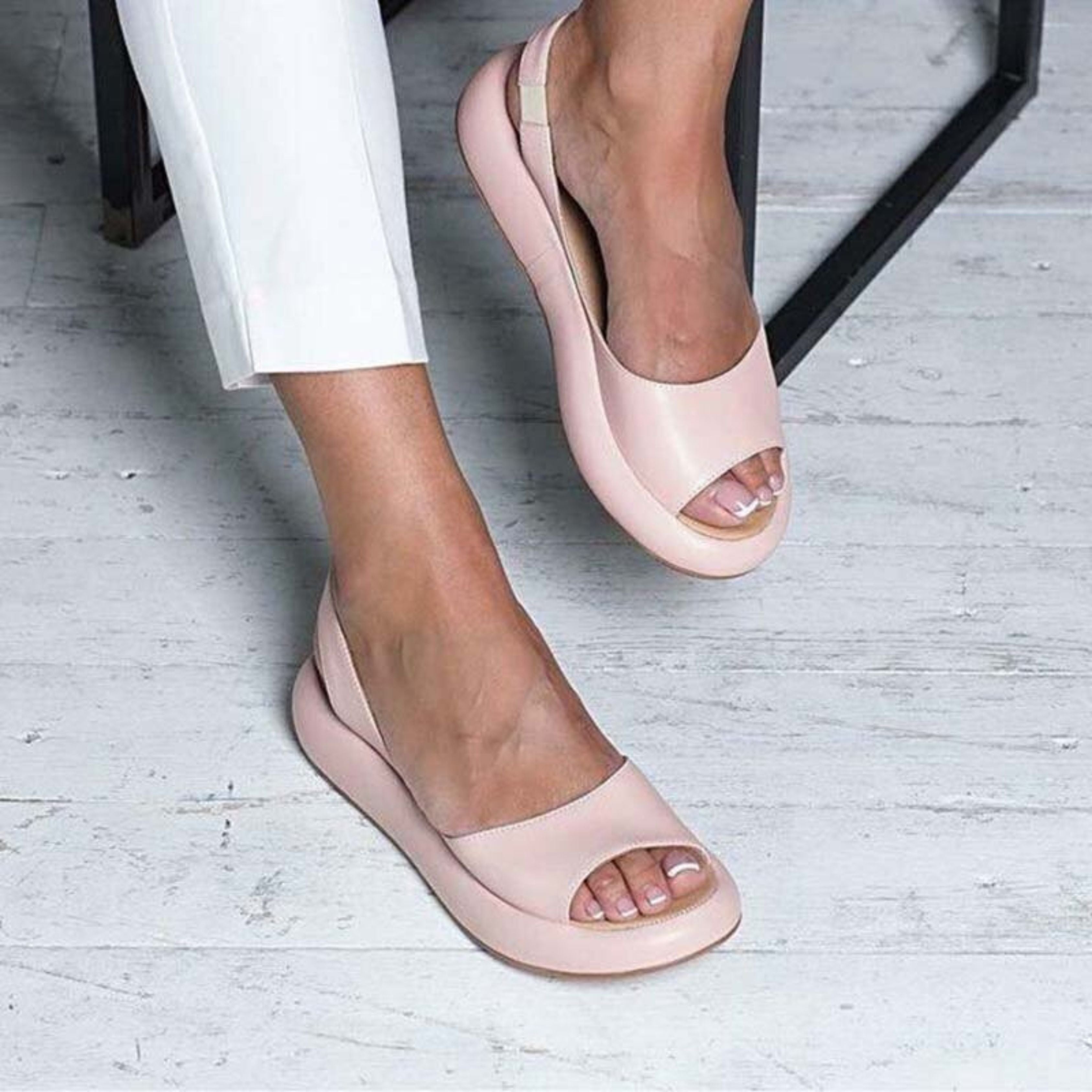Damessandalen - Lichtgewicht slippers met open teen voor dames-Boetiek Moda