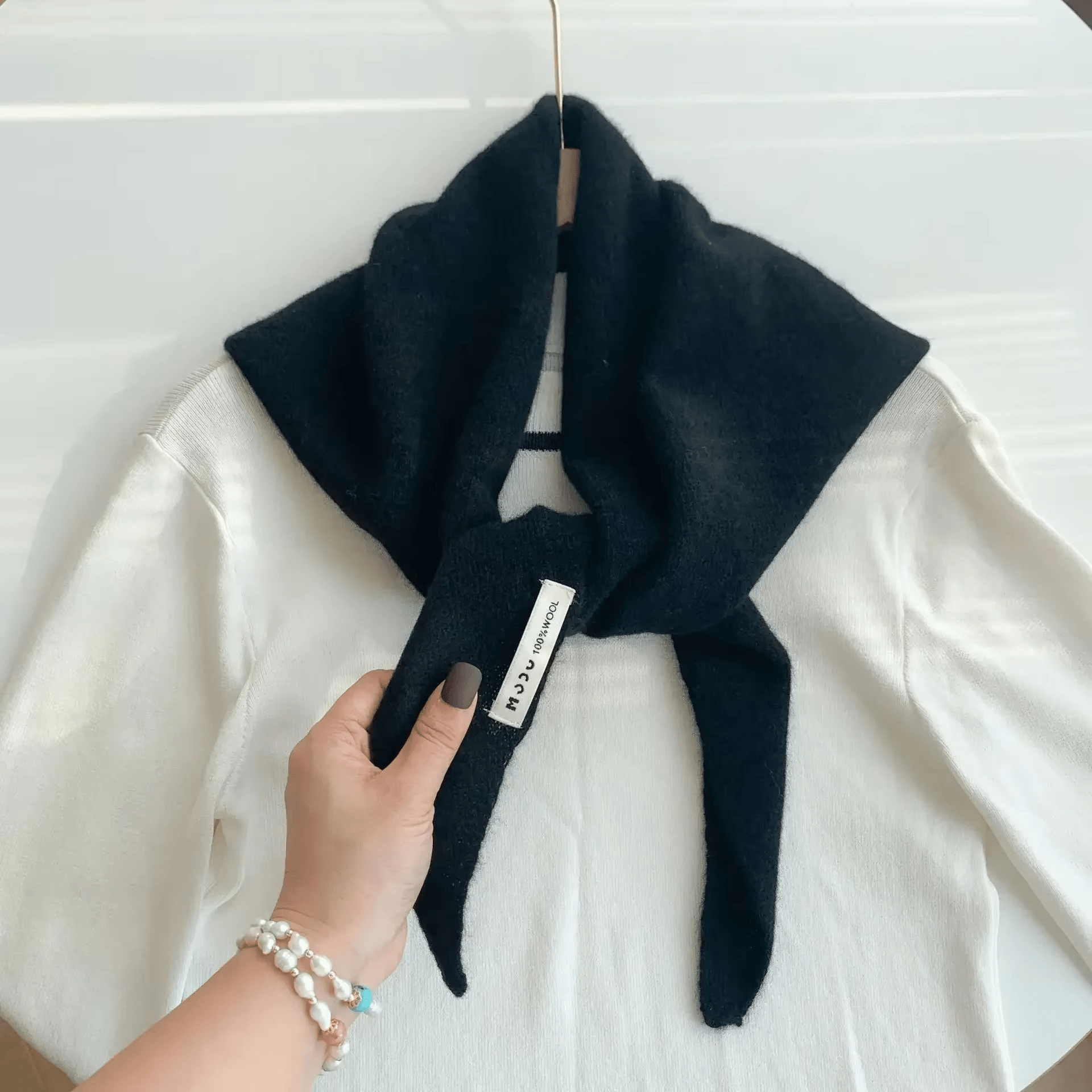 Driehoekige gebreide sjaal | Klein | Warm | Driehoekige halssjaal | Damessjaal-Boetiek Moda