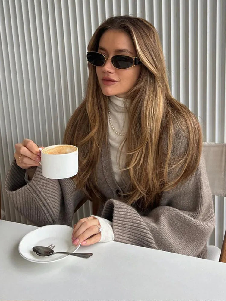 Gebreid Vest - Oversized vest met V-hals en knopen voor dames-Boetiek Moda