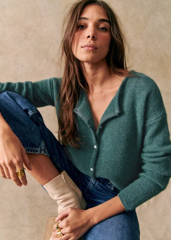 Gebreid Vest - Warme damescardigan met lange mouwen en knoopsluiting-Boetiek Moda