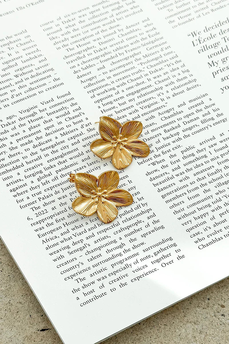 Gouden bloemenoorbellen - Goudkleurig - Oorknopjes - Bloemenoorbellen - Oorbellen voor dames-Boetiek Moda