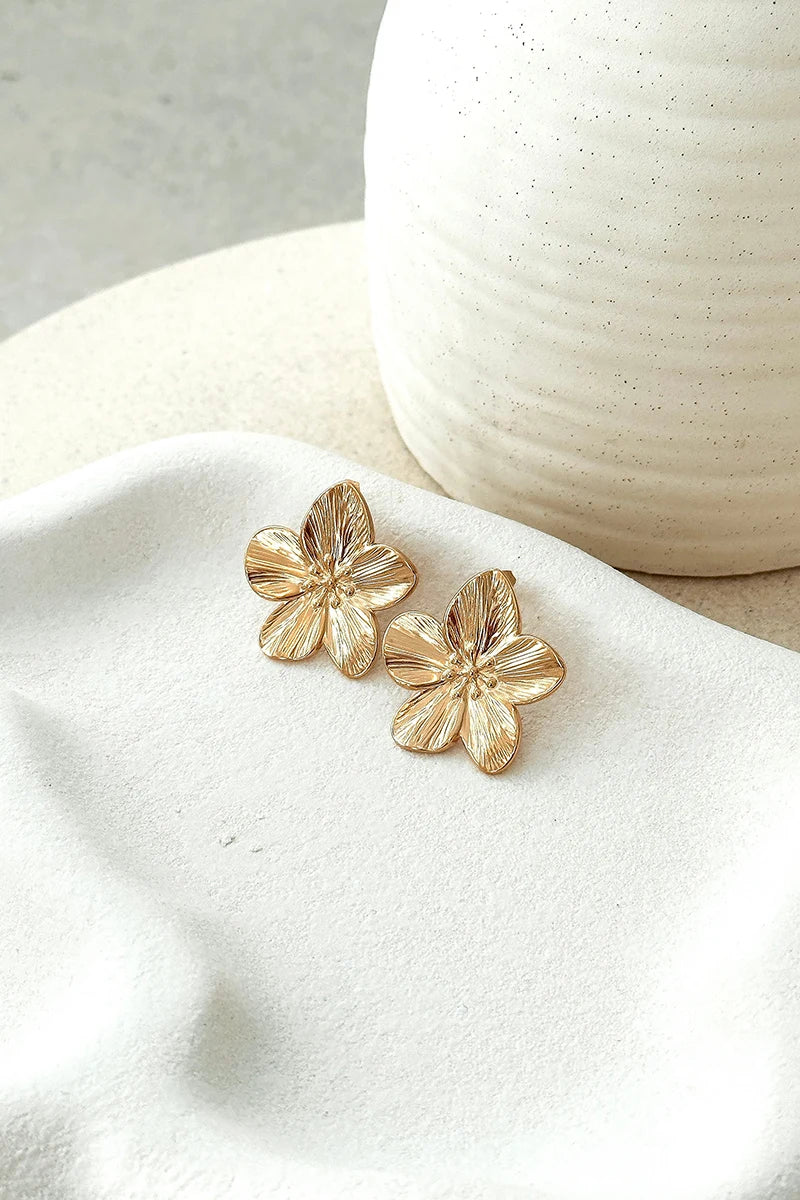 Gouden bloemenoorbellen - Goudkleurig - Oorknopjes - Bloemenoorbellen - Oorbellen voor dames-Boetiek Moda