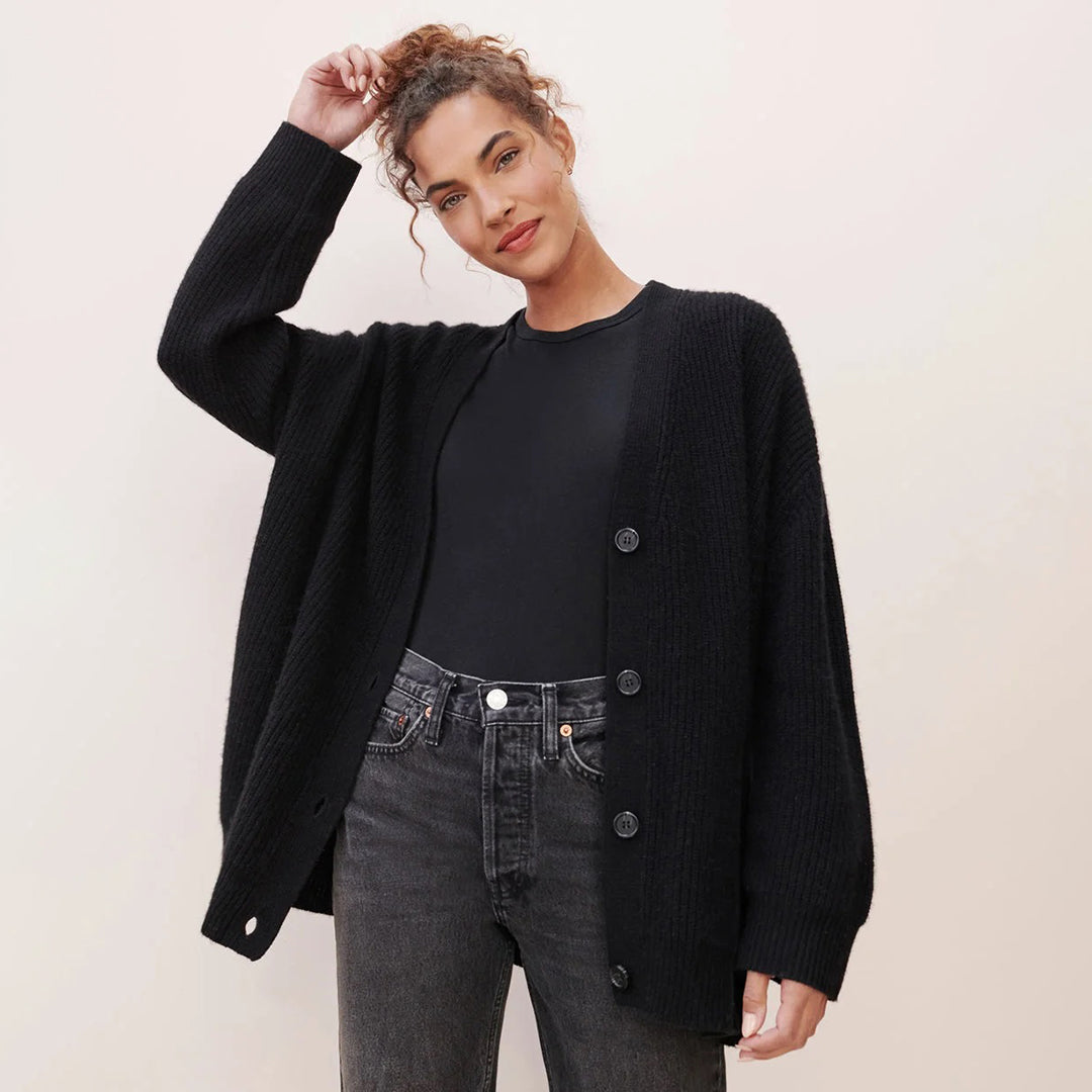 Kasjmier Vest - Oversized gebreid vest met V-hals voor dames-Boetiek Moda