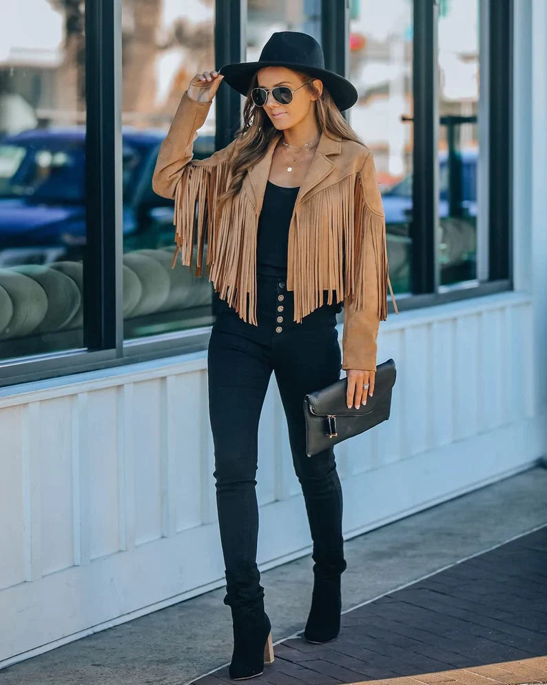 Kelly Tassel Jacket | Geef je outfit wat extra's met dit trendy kwastenjasje.-Boetiek Moda