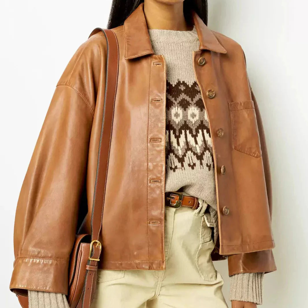 Kunstleren jas - Lichtbruine oversized jas met knopen voor dames-Boetiek Moda