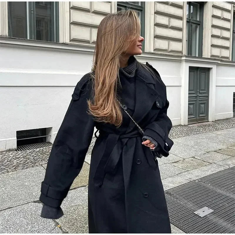 Lange trenchcoat | Zwart | Dubbelrijig | Oversized trenchcoat | Dames trenchcoat-Boetiek Moda