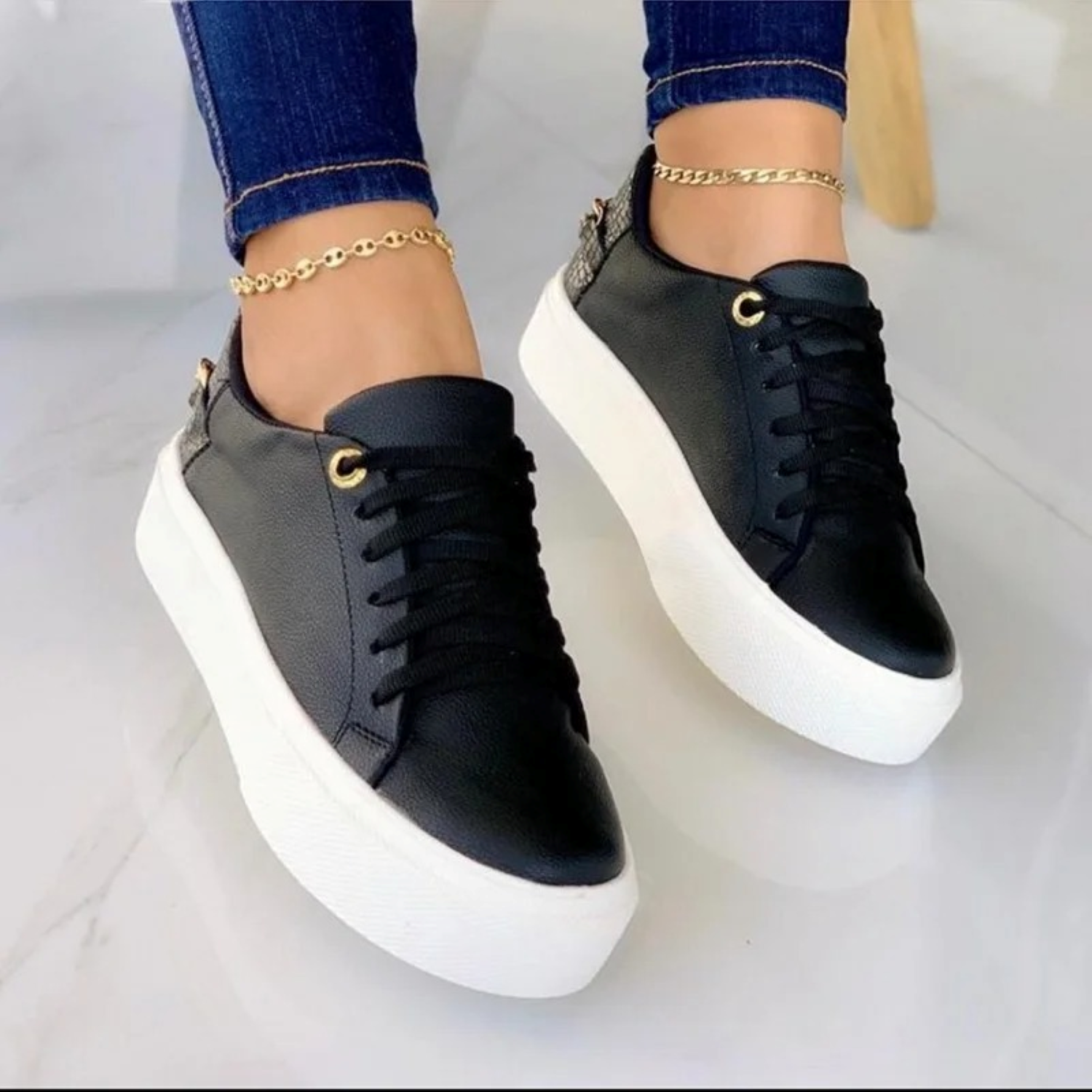 Leren sneakers - Dames Sneakers met Dikke Zool en Vetersluiting-Boetiek Moda