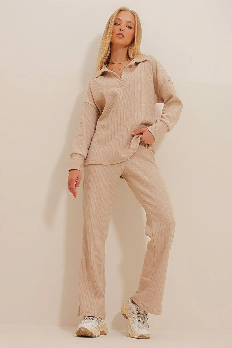 Lounge Set - Lange Mouwen - Uitlopende Broek - Tweedelige Set - Dames Loungewear-Boetiek Moda