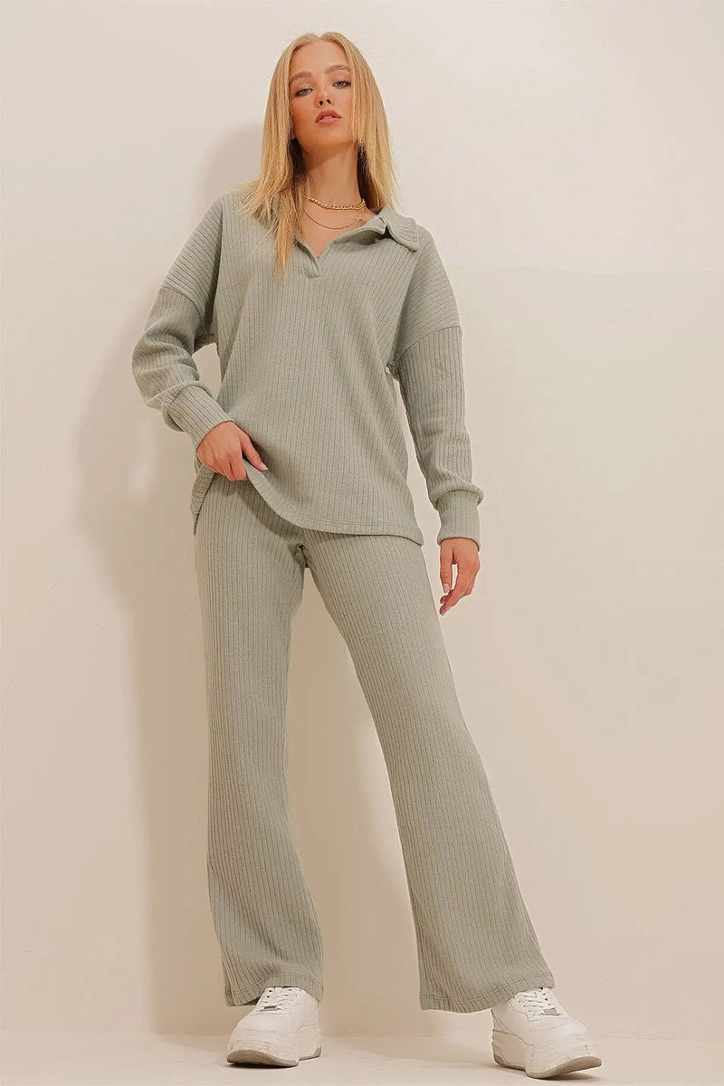 Lounge Set - Lange Mouwen - Uitlopende Broek - Tweedelige Set - Dames Loungewear-Boetiek Moda