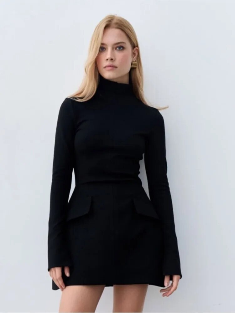Mini-jurk - Elegante jurk met lange mouwen en hoge hals voor dames-Boetiek Moda