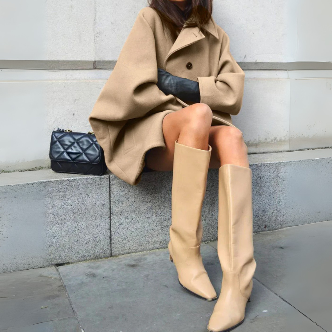 Oversized jas - Beige damesjas met kraag en enkele rij knopen-Boetiek Moda