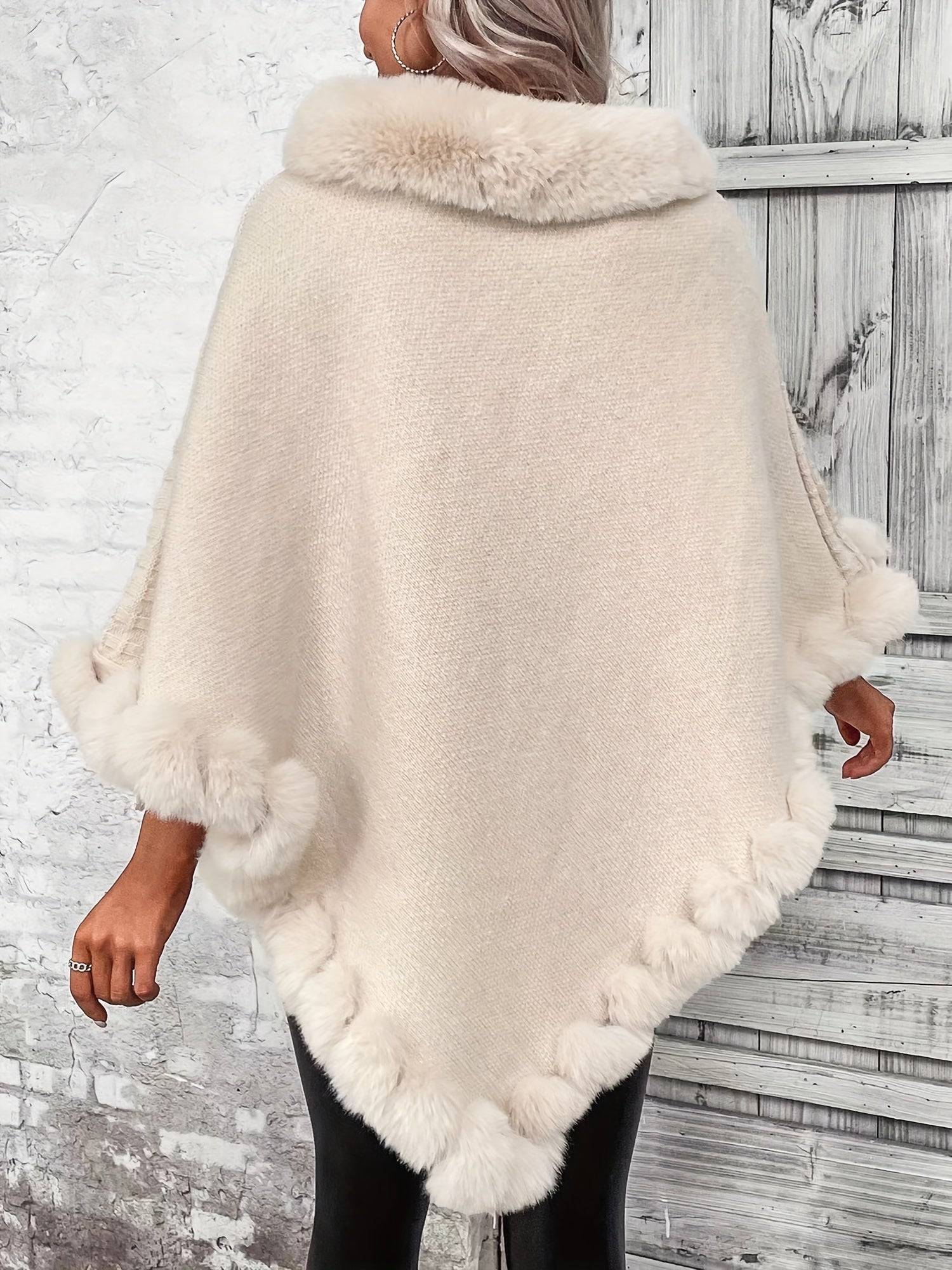 Poncho van bont - Stijlvol - Bont - Gebreide Poncho - Dameskleding-Boetiek Moda