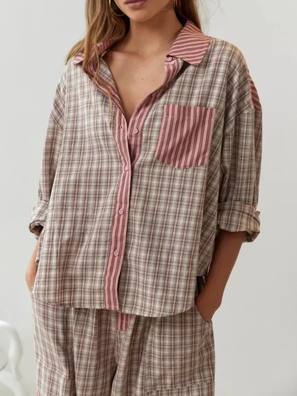 Pyjamaset - Dames pyjamaset met lange mouwen van katoen met ruitjesmotief-Boetiek Moda